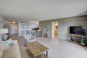 El Matador 415 - Walk right out to the pool and the beach!